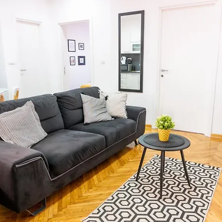 Wake Up For 4 Apartment Belgrade