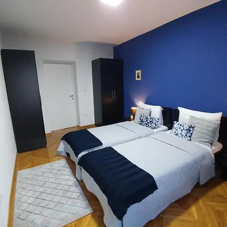 Wake Up For 4 Apartment *